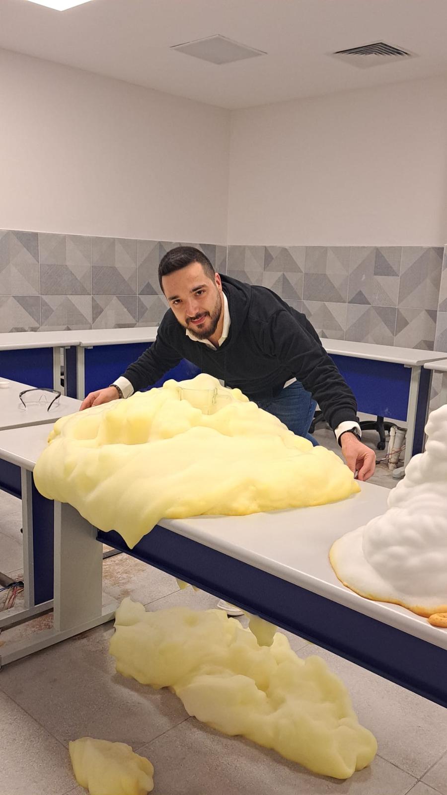 Laboratuvar Ortamında Fil Dişi Macunu Deneyi - Can Alkaş Akademi